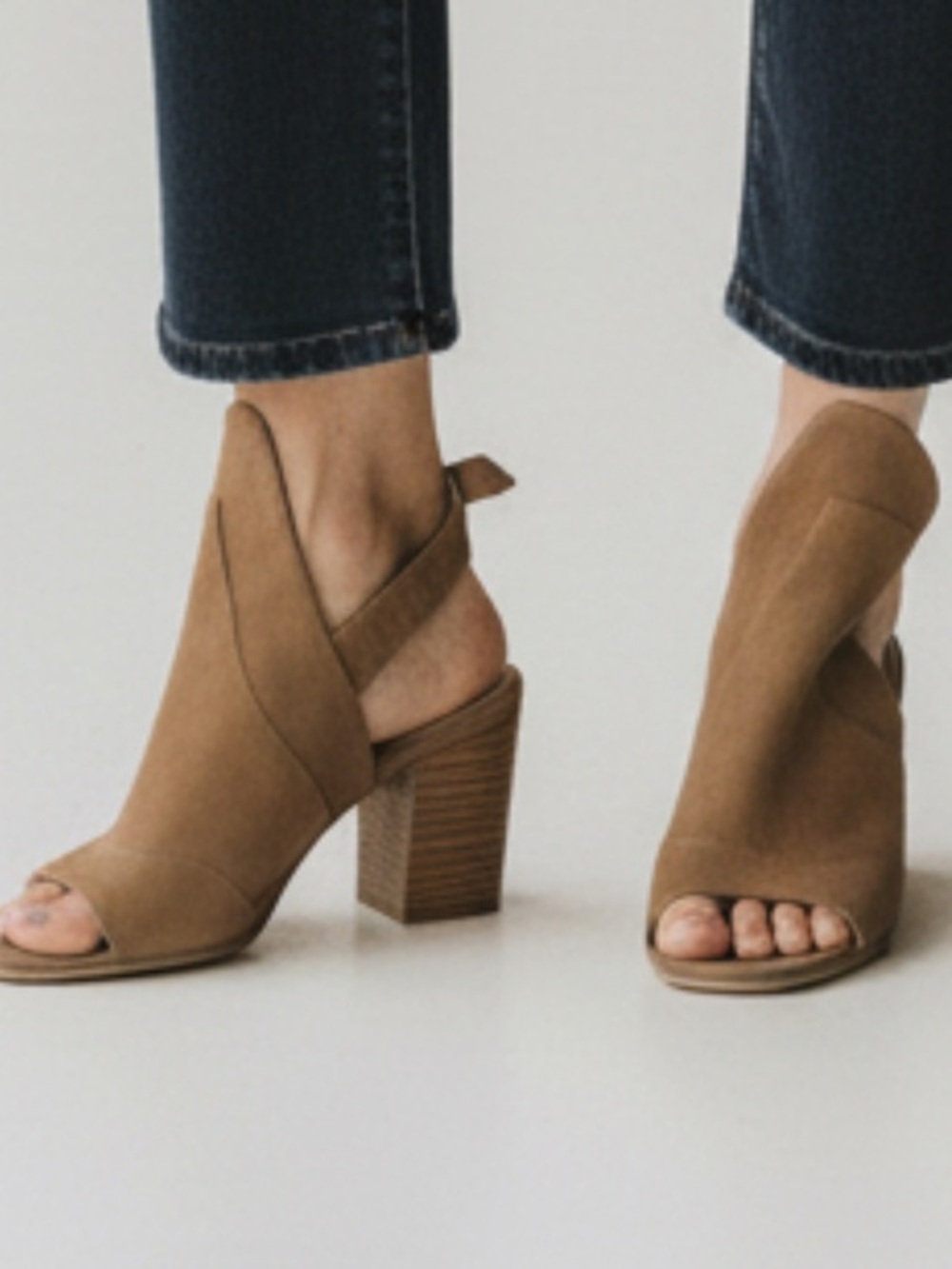 Anthropologie Seychelles Ecosystem Suede Block Heel Sandals 8.5.